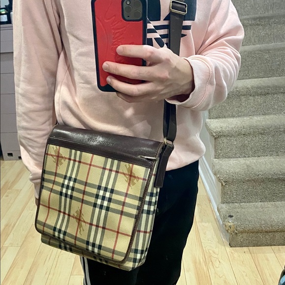 Burberry unisex messenger bag - Picture 8 of 12